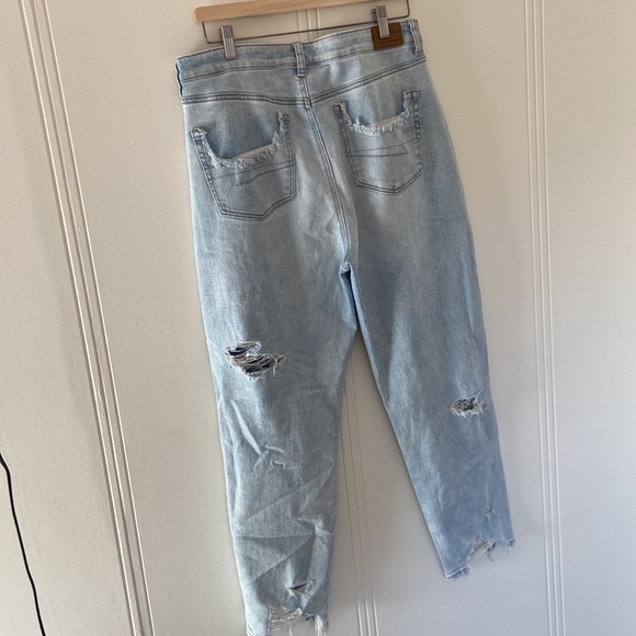 American Eagle high waisted mom jean - Picture 5 of 8